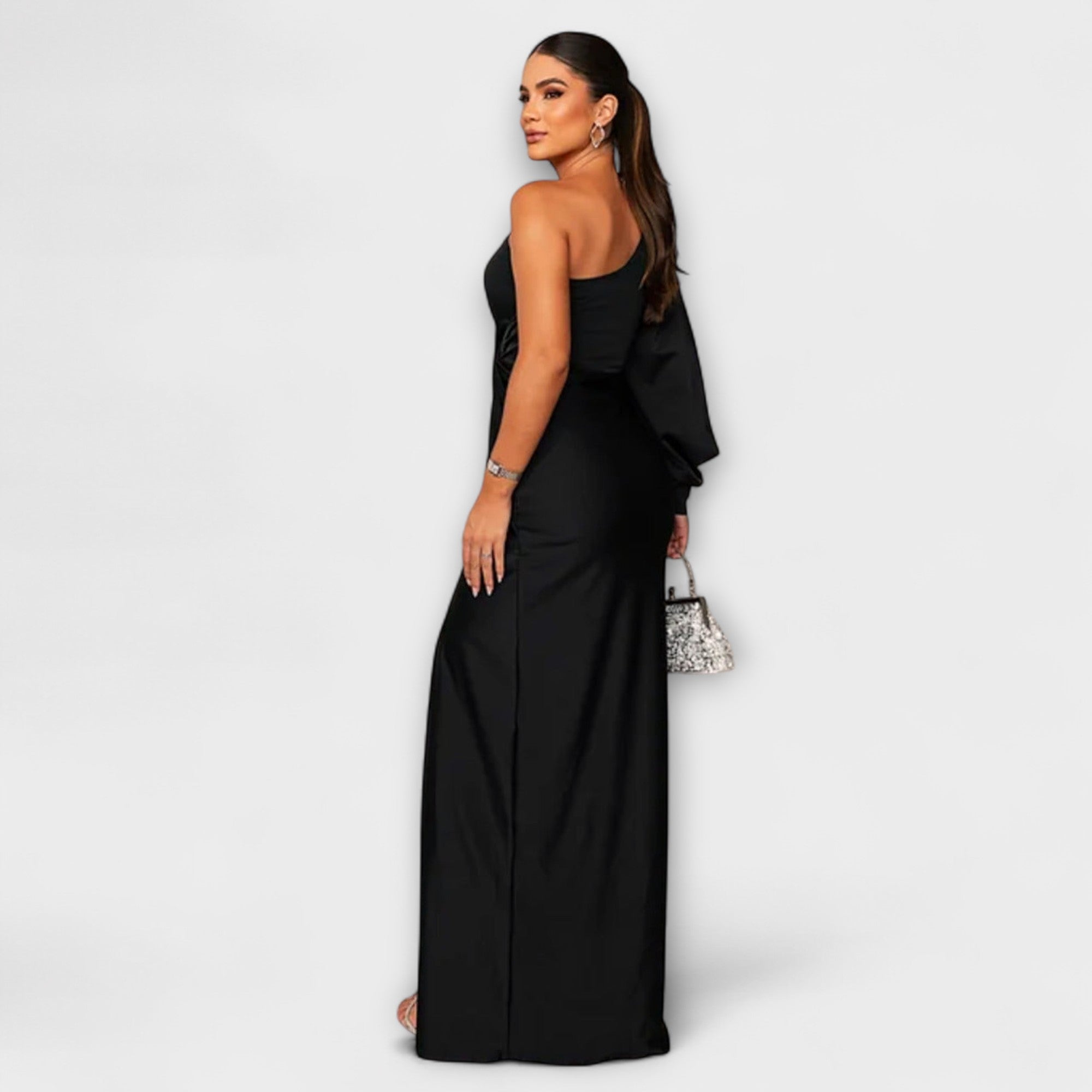 Julie - Elegancka sukienka z wyrafinowaniem