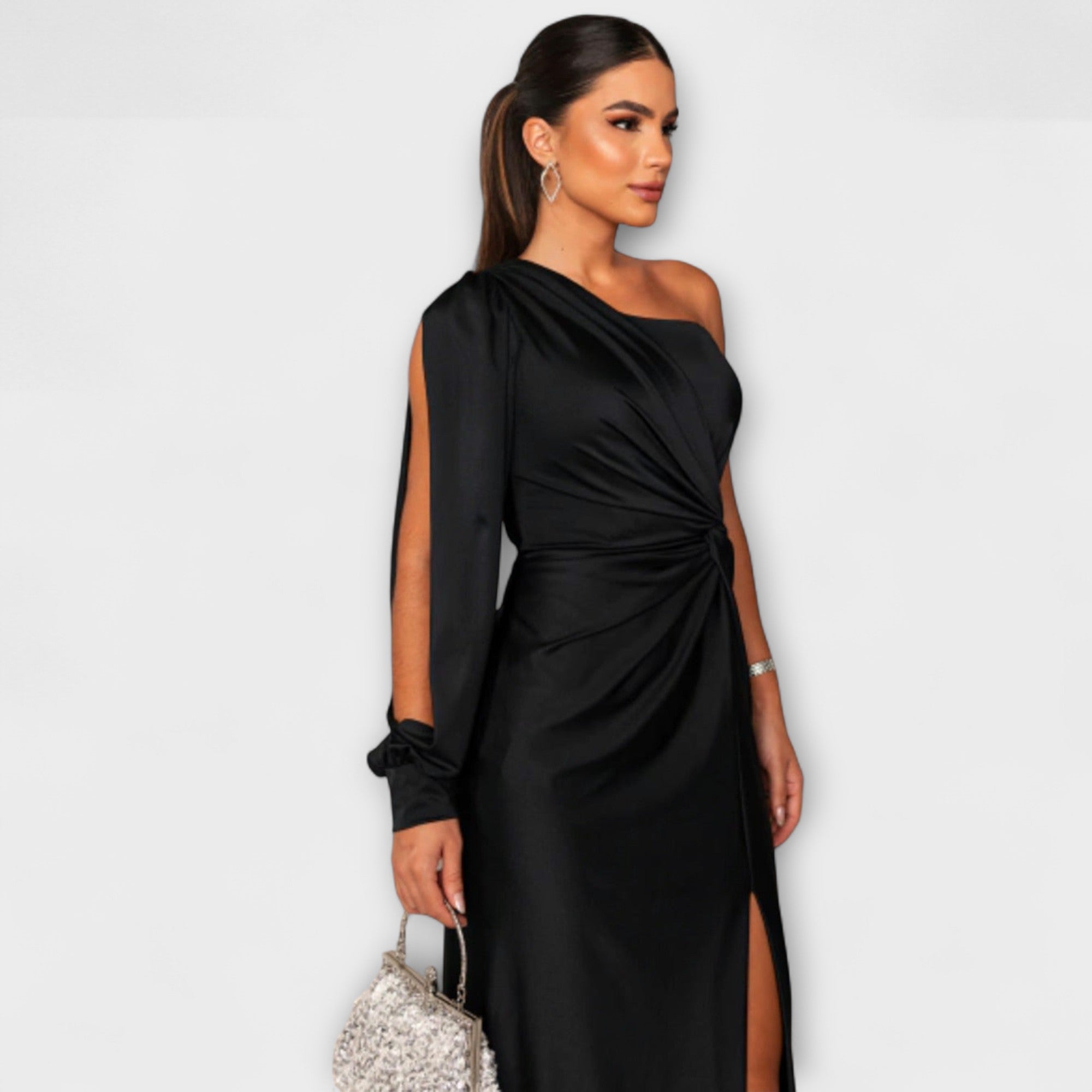 Julie - Elegancka sukienka z wyrafinowaniem